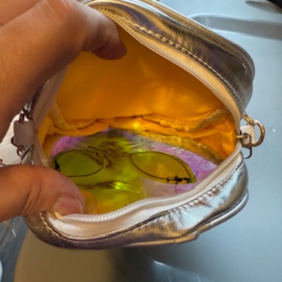 Alien holographic purse - Picture 7 of 8